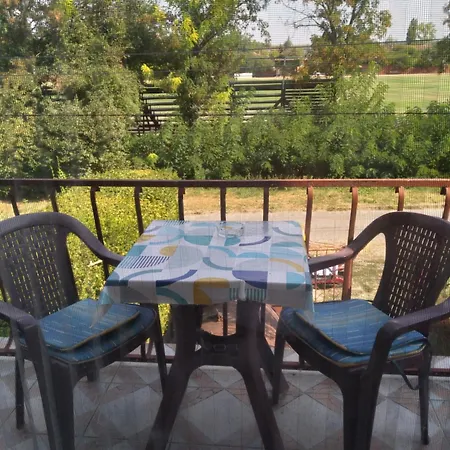 2 Szemelynek Gostinjska kuća